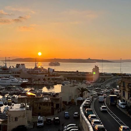 Seafront Apartment With Balcony Overlooking Marina Ghajnsielem Luaran gambar