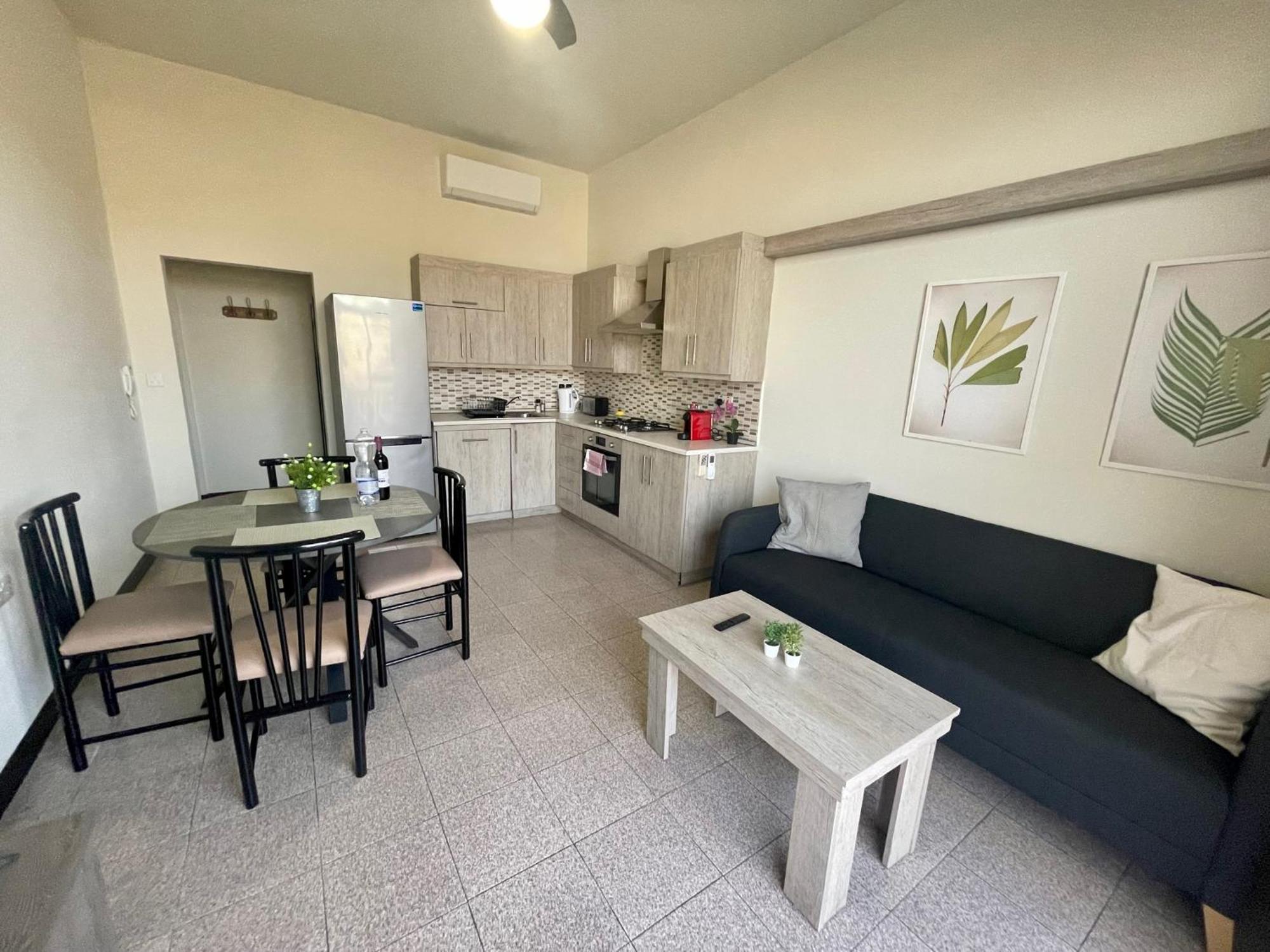 Seafront Apartment With Balcony Overlooking Marina Ghajnsielem Luaran gambar