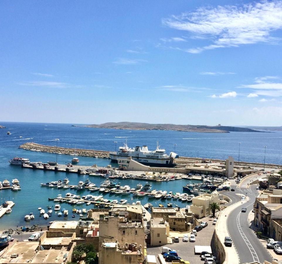 Seafront Apartment With Balcony Overlooking Marina Ghajnsielem Luaran gambar